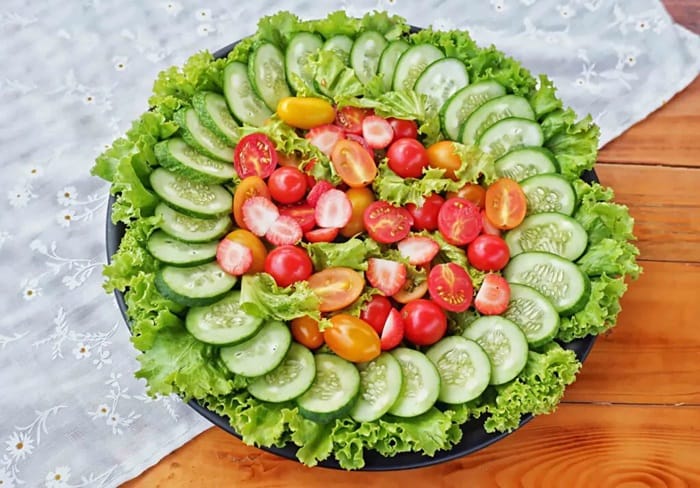 Salad cà chua - một trong các món salad ngon mùa hè