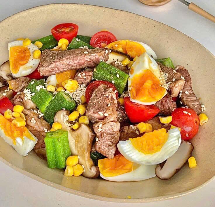 Thứ 4: Bò áp chảo - combo luộc