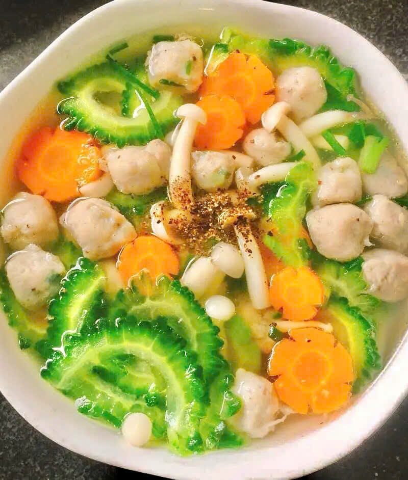 Thứ 3: Canh khổ qua nấm cá thát lát