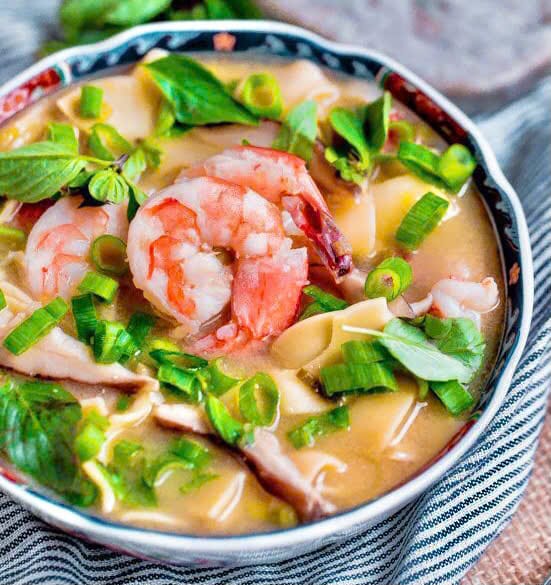 Thứ 6: Canh Miso tôm trứng