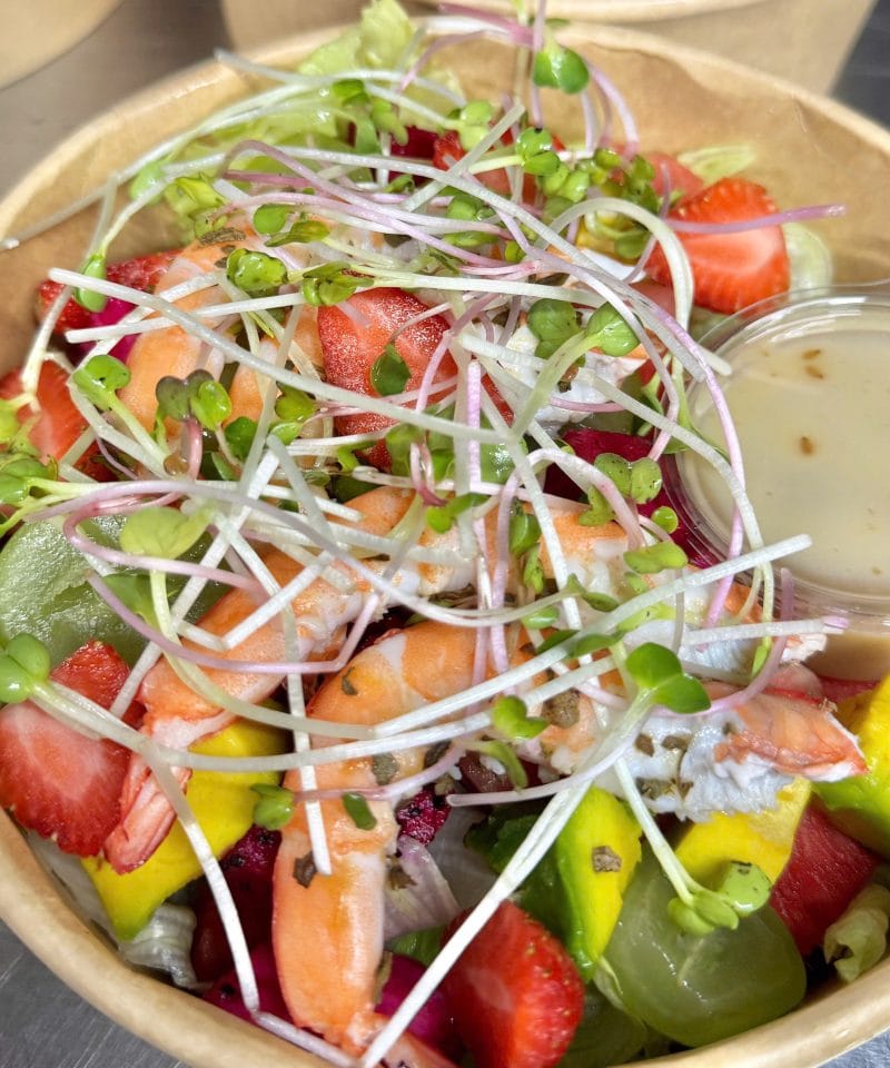 Thứ 4: Salad trái cây + tôm
