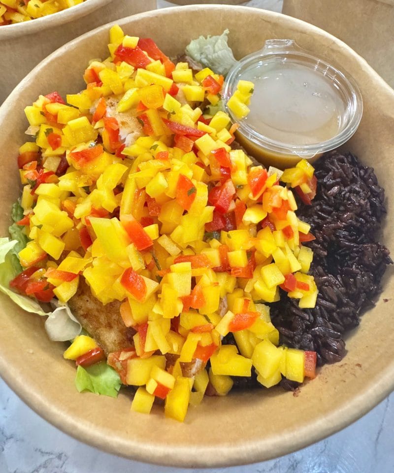 Thứ 3: Cơm gạo lứt - cá salsa