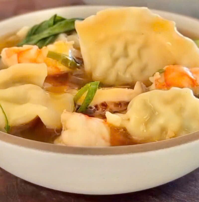 Thứ 5: Mandu soup