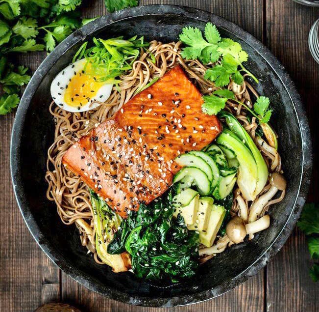 Thứ 4: Miso salmon soba